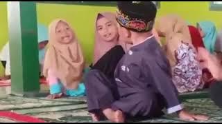 Story Wa 'Goyang bocil'