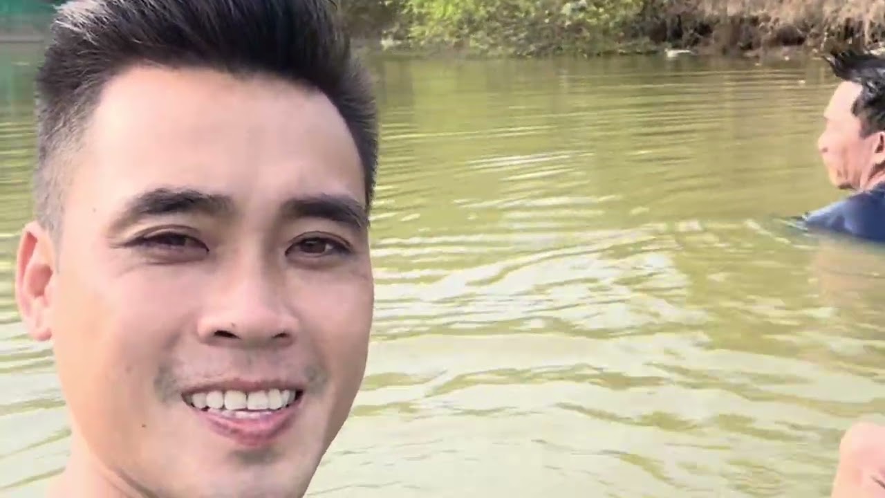 Mùng 7 cùng theo chân ae mình mò tôm càng xanh trúng đậm #mientaysongnuoc #motomcangxanh #nambattom