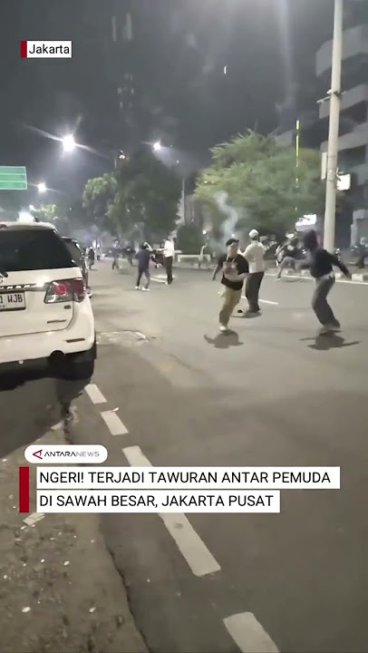 Tawuran antar dua kelompok pemuda di Sawah Besar, Jakarta Pusat
