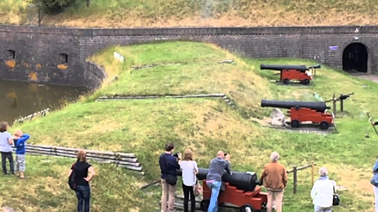 Afschieten kanon vesting Naarden