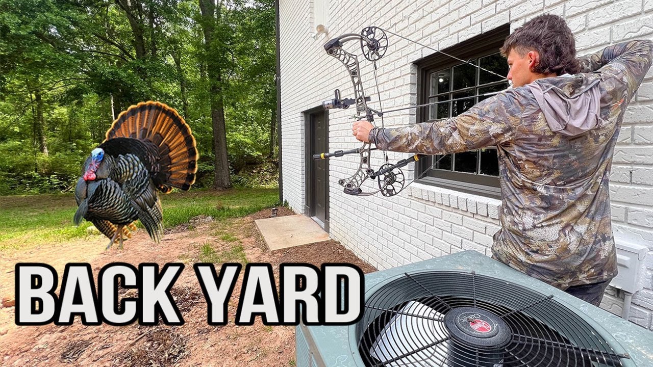 BACKYARD Suburban Turkey Hunting (GIANT GOBBLER) with a Bow
