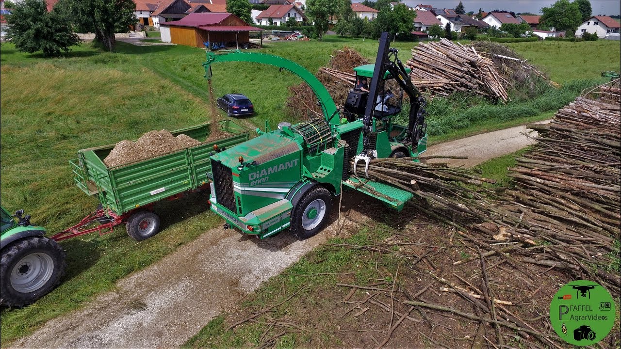 Neuer ALBACH Diamant 2000 vom Lohnunternehmen Mrasek & Oster im Einsatz | Holz häckseln
