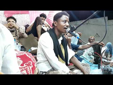 المبدع عمر درويش يغني وقلبي هم عذبوك