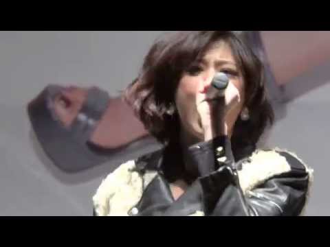 西内まりや 2015.01.28 ♪LOVE EVOLUTION/ラゾーナ川崎プラザ（18:30）