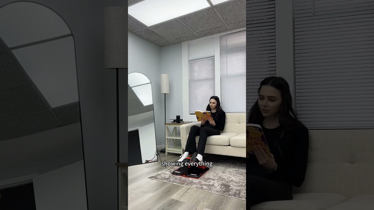 "Revolutionary Fitness Machine: Track Your Progress in Real-Time! 🚶‍♂️💪"