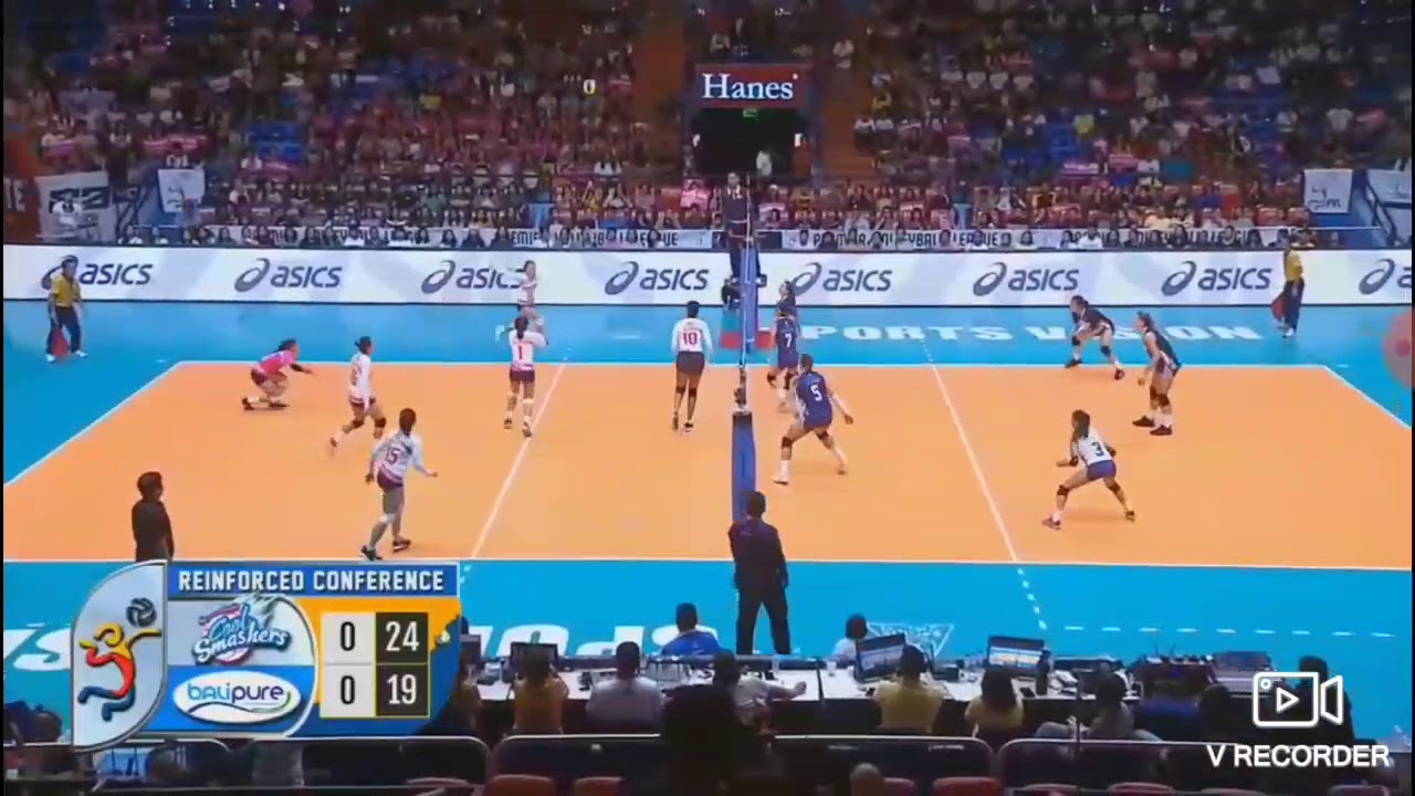 Creamline vs. Balipure (solid batok mula sa Balipure import na si Danijela Dzakovic 