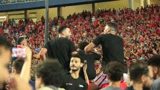 لاعيبه الاهلي تحتفل مع الجماهير بالدوري المصري