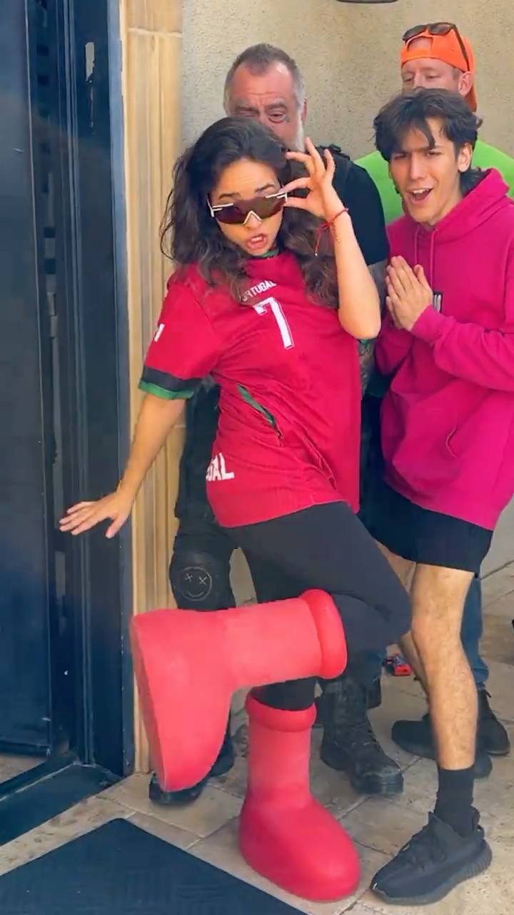I surprised her with GIFTS!! ??#shorts