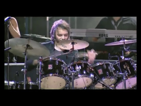 Garo Tavitjan -drum solo (македонска ритмика) Ар.Филип 2-ри -70.000 people