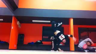 Bboy Ashitaka - 8 Lotus Elbow Ups/座禅肘上げ World Record 「縦系」