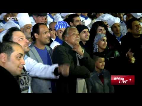 Egyptians Prepare The world's largest Koshary Dish