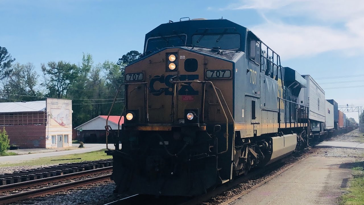 CSX Q032 flies past Yemassee SC 4/3/2021 - YouTube