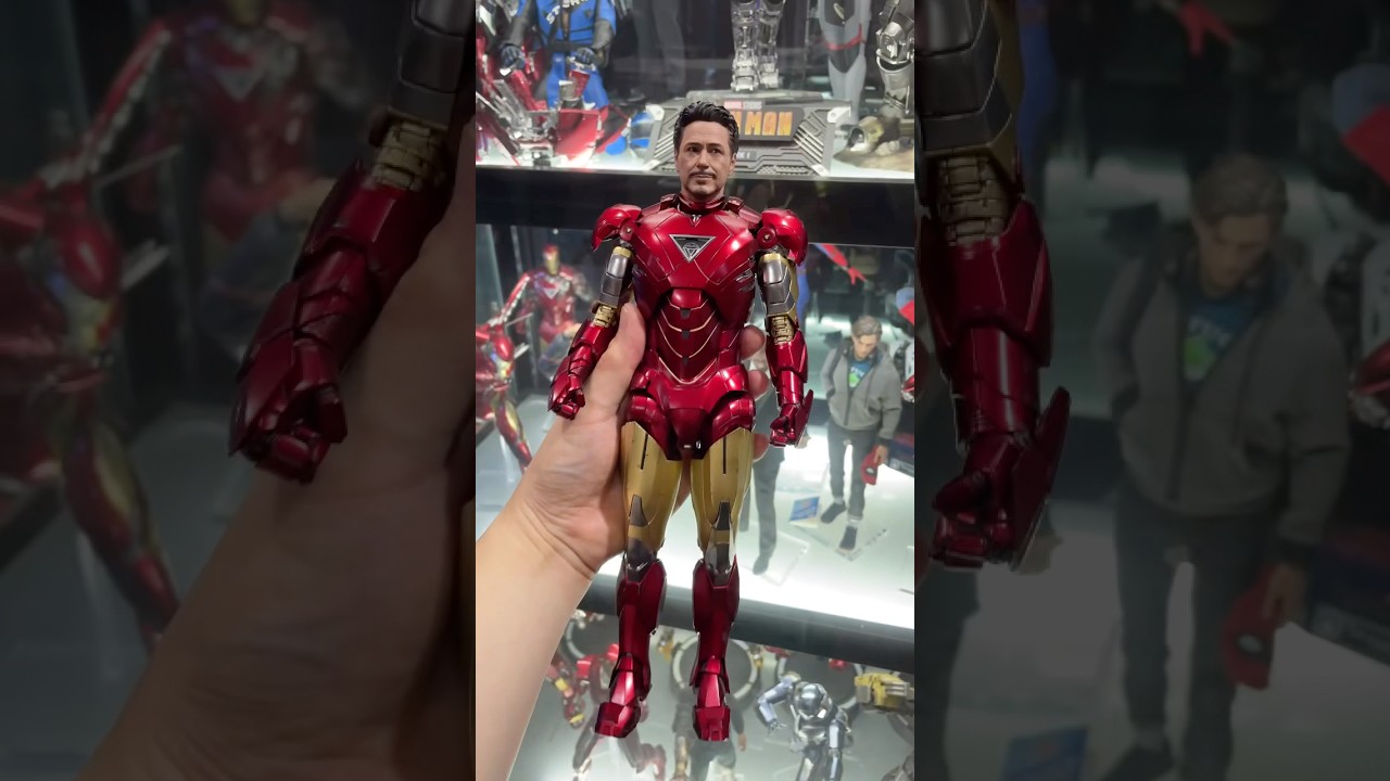 The Avengers - 1/6th Iron Man Mark VI (2.0) with Suit-Up Gantry Collectible Set (MMS688D53)