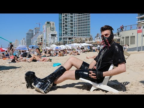 Hatari fer á ströndina í Tel Aviv - Hatari on the beach in Tel Aviv