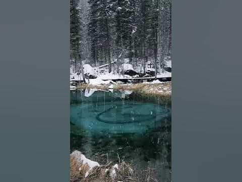 Малахитовое озеро горный Алтай