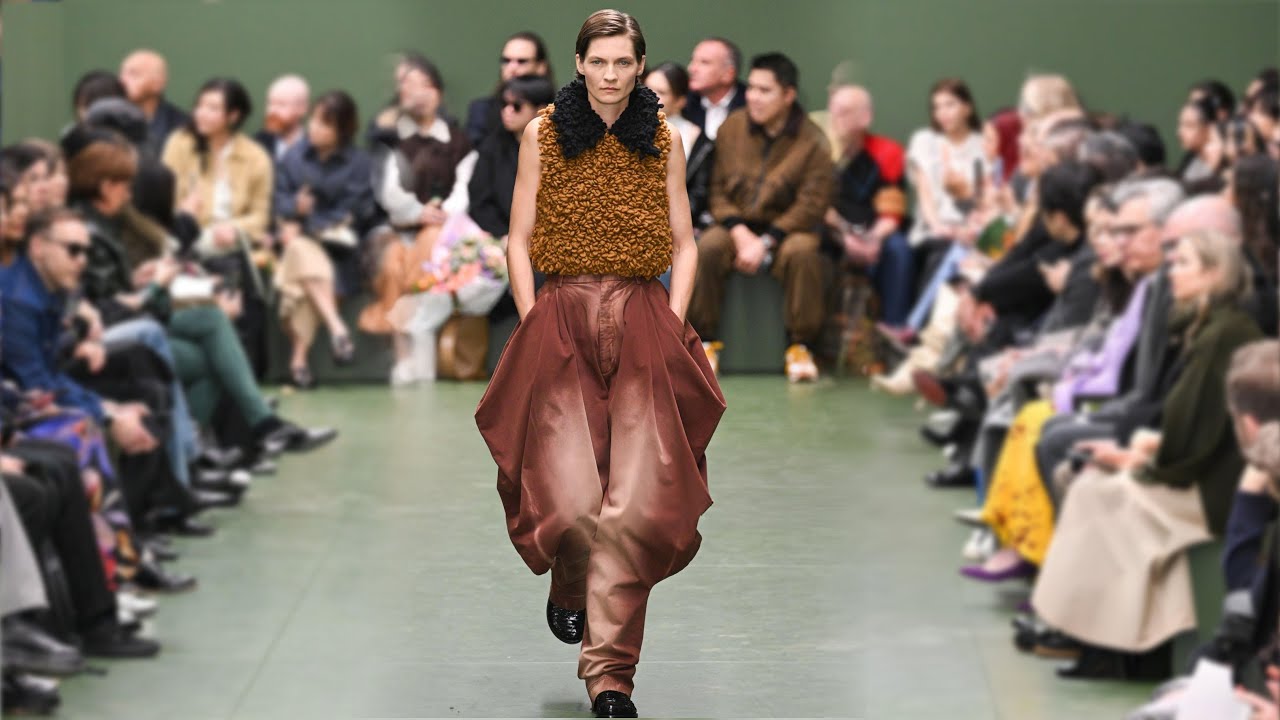 Loewe | Fall/Winter 2024/25 | Paris Fashion Week