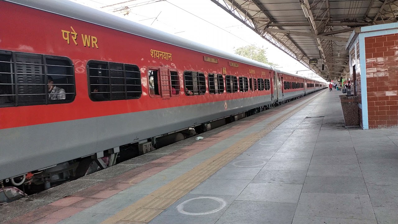 NAVSARI RAILWAY STATION || BHUJ TO DADAR || - YouTube