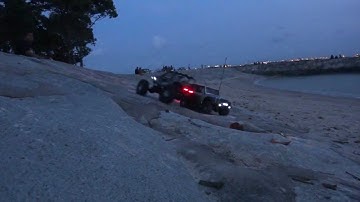 Axial SCX10 Dingo & Wraith at The Beach!