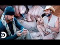 Joe y Matt fabrican herramientas con rocas naturales | Desafío X 2 | Discovery Latinoamérica