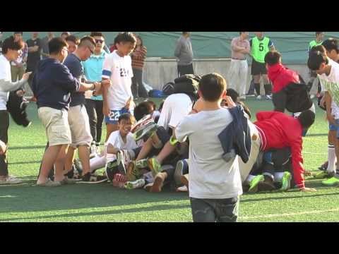 聖若瑟英中vs培正(2013.11.23.D2學界足球甲組準決賽)片段36之人肉叠飽山~男生的浪漫