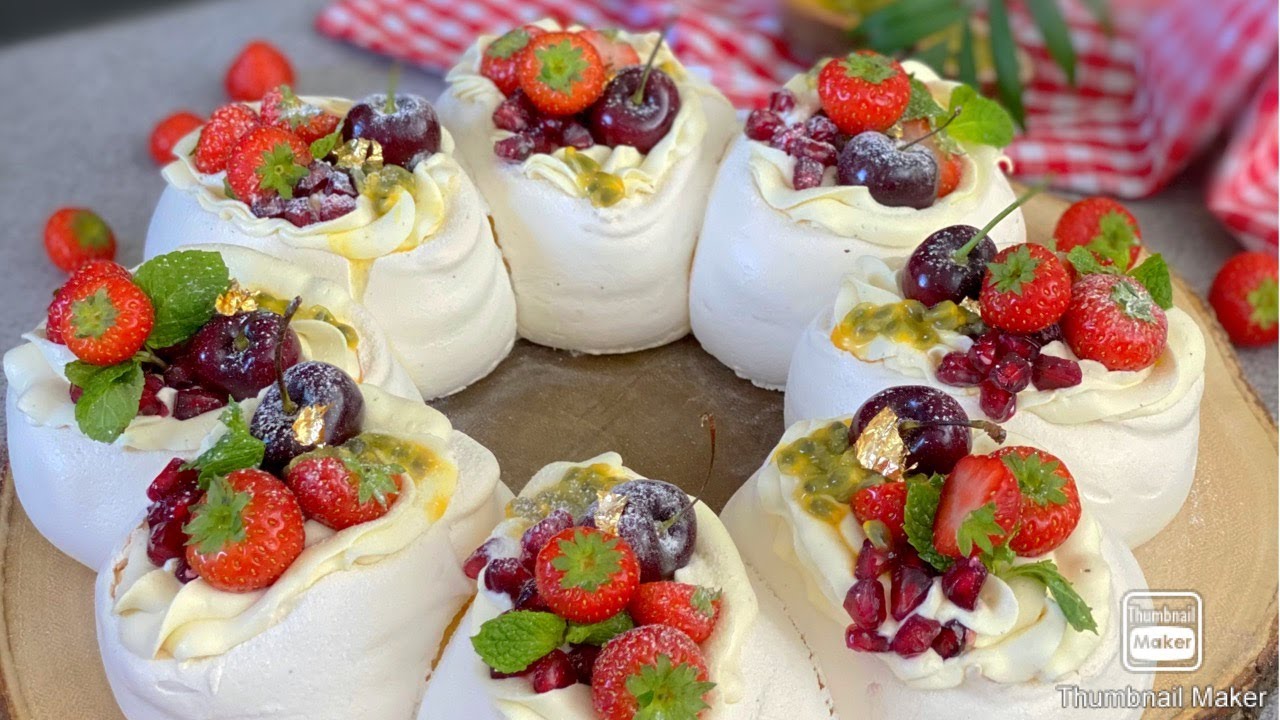 Lemon pavlova wreath/ كيك البافلوفا بالليمون