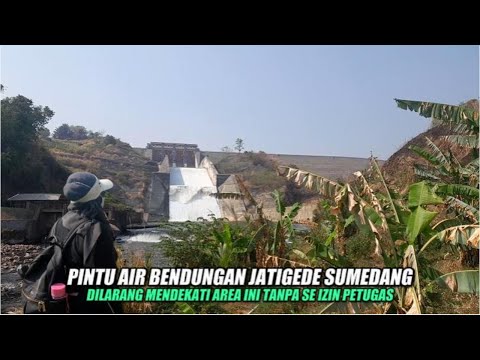 THIS IS THE WATERGATE OF THE JATIGEDE DAM IN SUMEDANG, SCARY WHEN SEEN CLOSE UP
