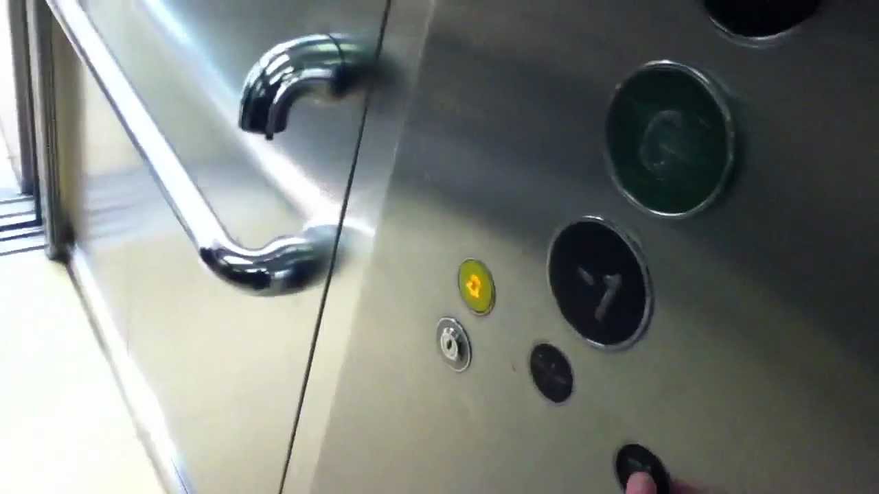 OTIS Gen2 elevator @ Primark, Croydon