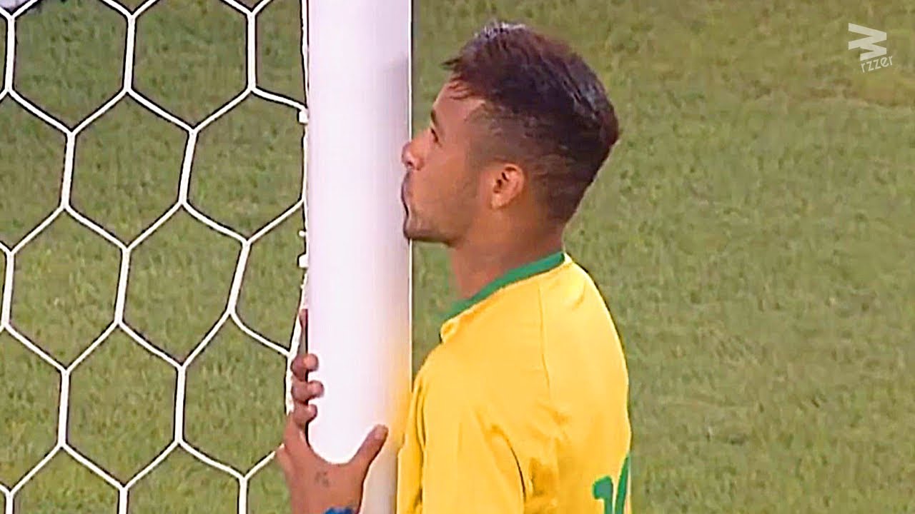 10+ Open Goal Misses By Famous Players - YouTube