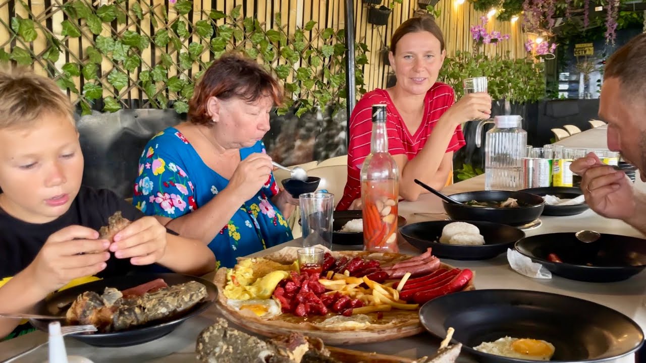 WE WERE SURPRISED AT HOW DELICIOUS AND CHEAP THE FOOD IS IN THE PHILIPPINE MOUNTAINS!