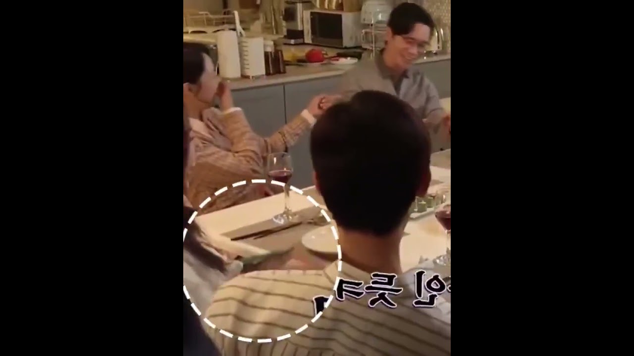 What are you doing Yoo Yeon Seok #WhenThePhoneRings