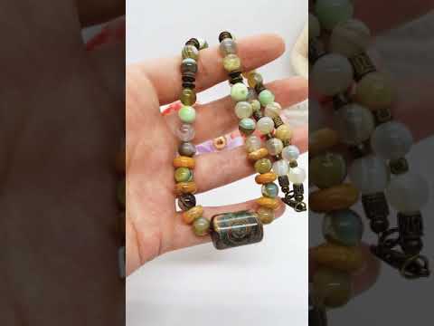 Кольє натуральний камінь: агат, жовтий нефрит триока намистина дзі, видео 1