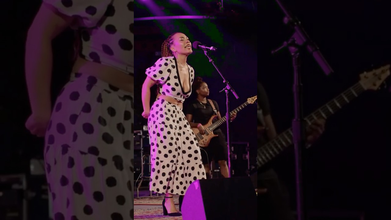 Madison McFerrin showing off her incredible vocals! 🎶✨  