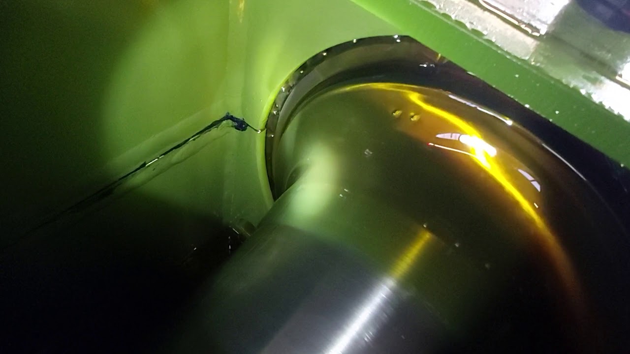 Oil lubrication of a spherical roller bearing. YouTube