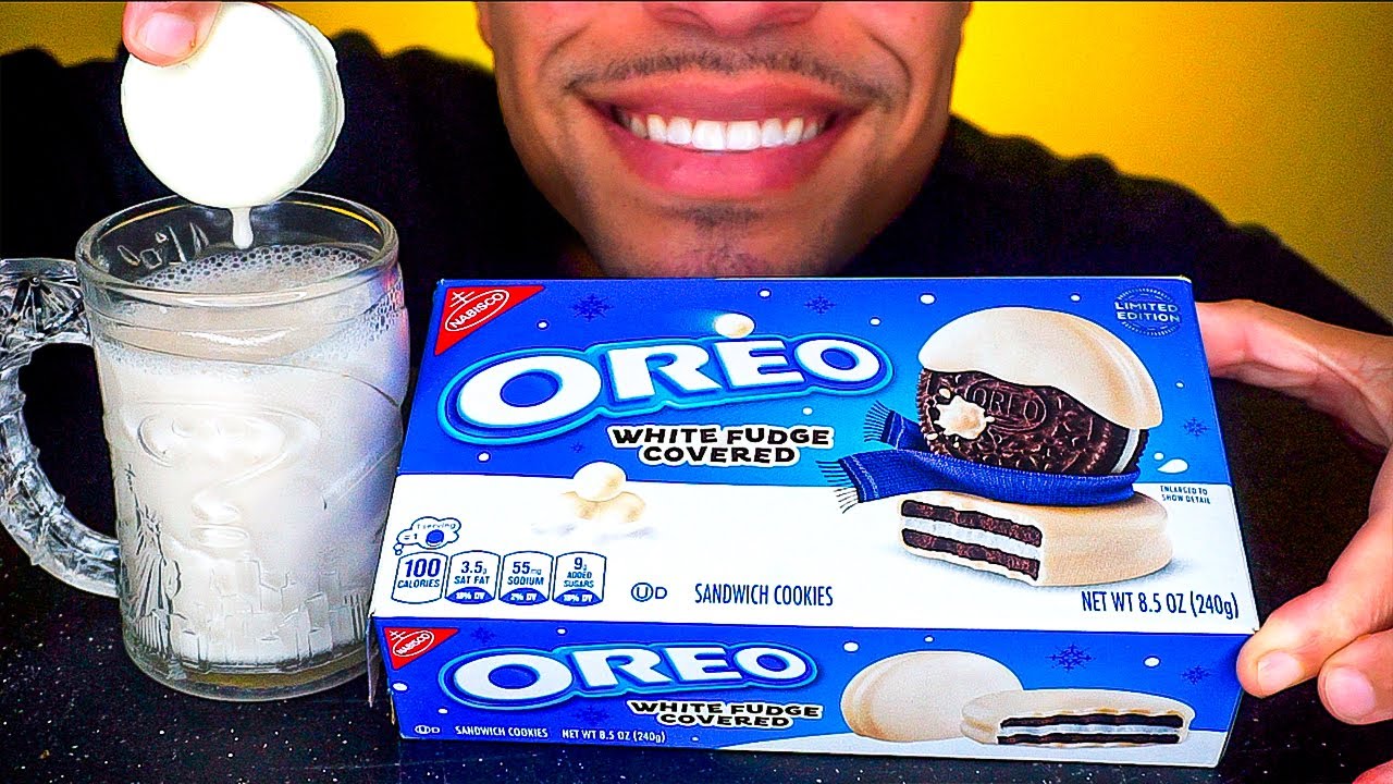 OREO WHITE FUDGE CHOCOLATE COVERED COOKIES WITH MILK EATING MOUTH SOUNDS JERRY CANDY ASMR