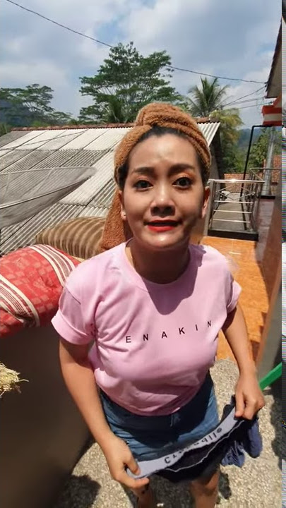 Wong Lanang Doyan Karaokean ( Susi Ngapak Kemrawak )