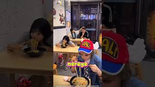 Kızın Yemek Yiyişine Bittim 😂