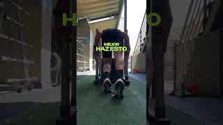 NO hagas SLED PUSH de esta forma, no apoyes el talón.