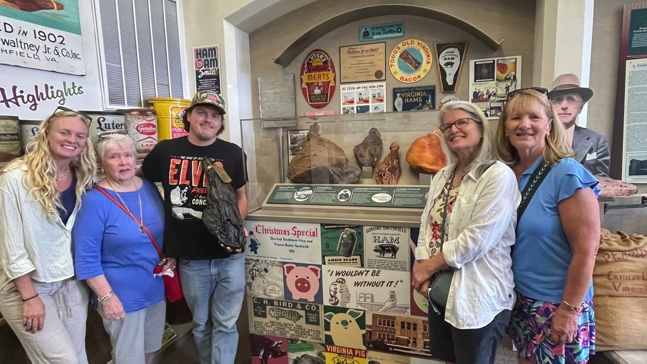 LIVE at 12:05: Deck the Walls...Museum-Style!