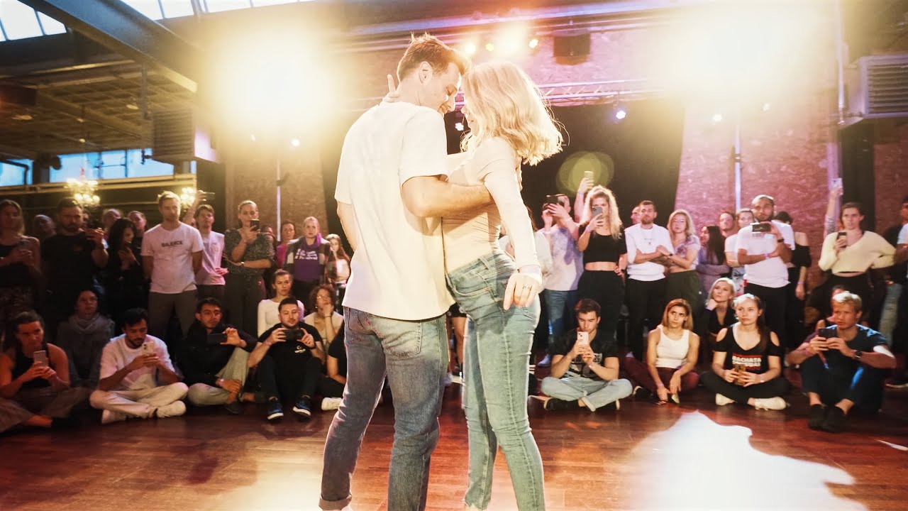 ERIK & KATINKA — LA CURIOSIDAD - DJ Tony Pecino & Marco Puma — Bachata Dance Demo