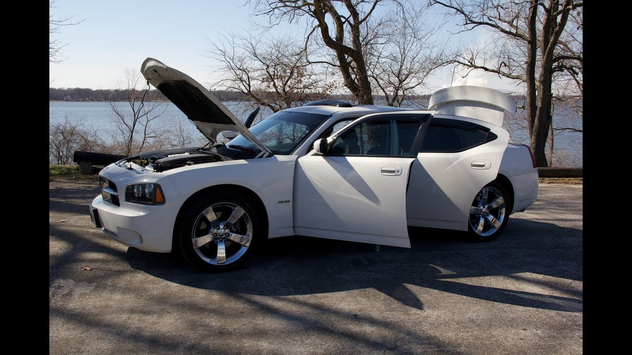 2008 dodge charger rt white