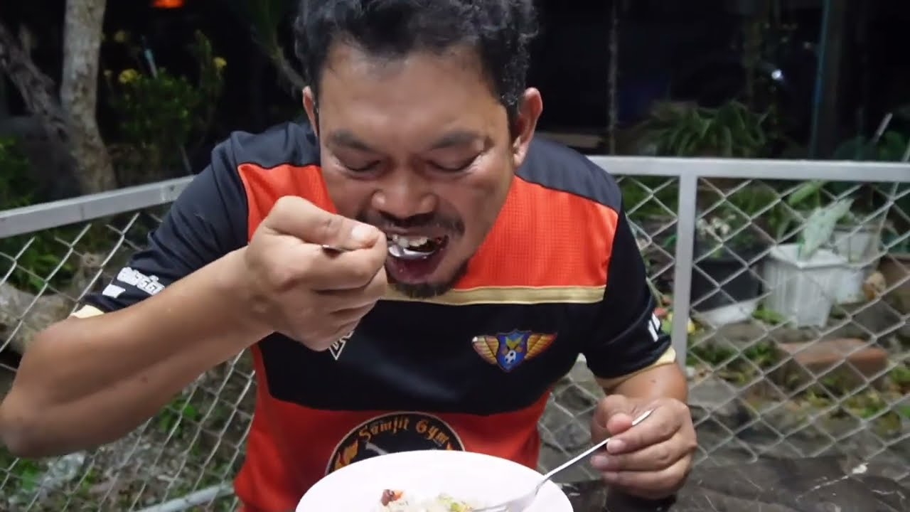 ยำวุ้นเส้นโบราณ สูตรเครื่องเยอะกว่าเส้น โหน่งโชว์