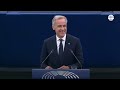 La sonrisa incómoda del presidente de Canadá a unos gritos dentro del Parlamento Europeo