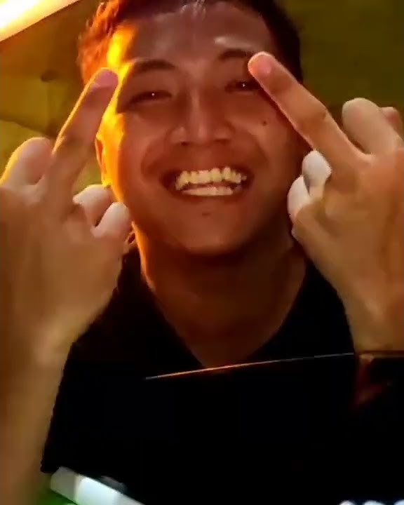 story'wa truk Satrio , malem Minggu panggah kerjo 🤣