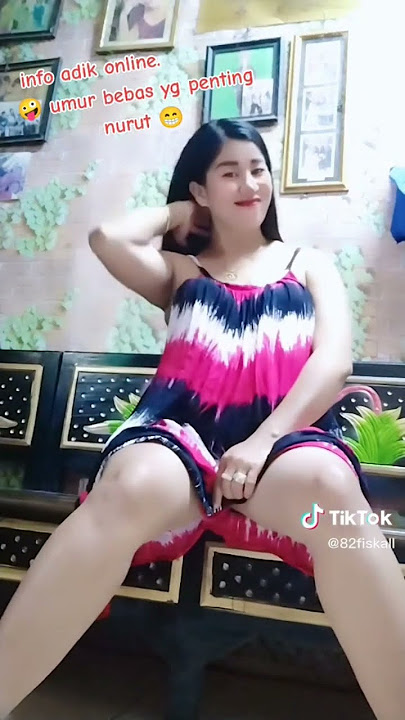 Tante ngangkang hot paha mulus