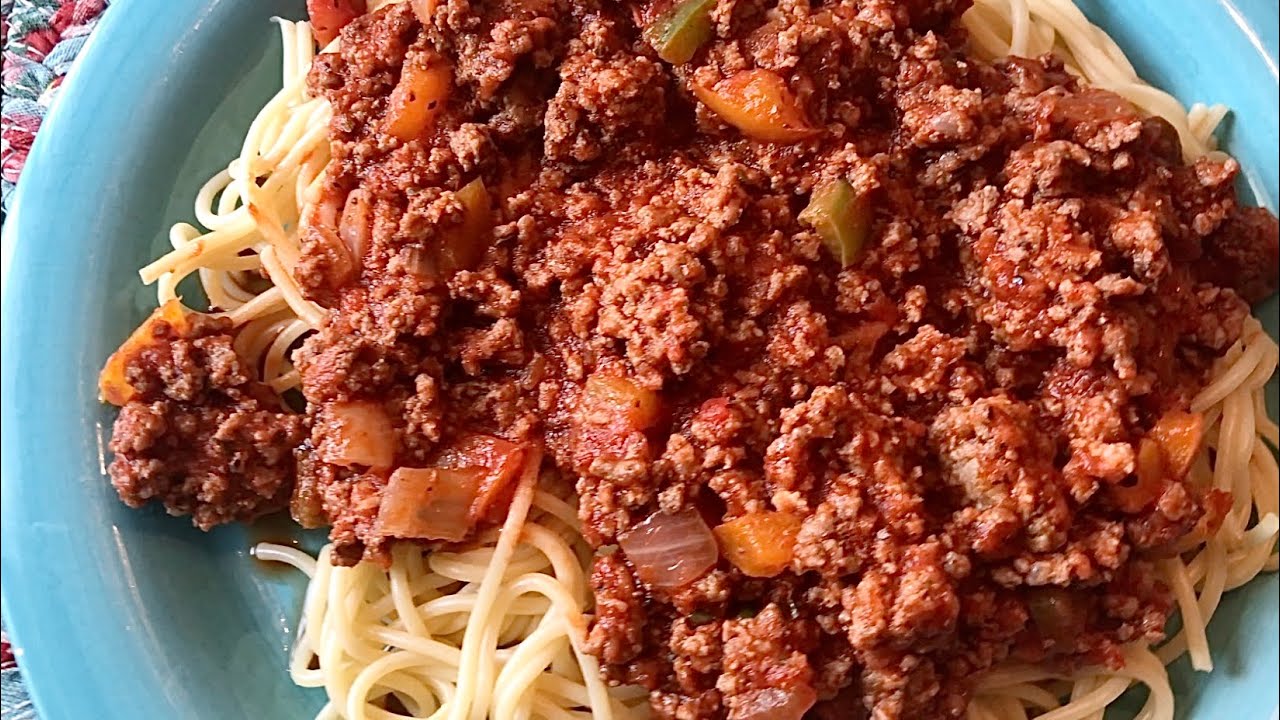 HOW TO MAKE SPAGHETTI & MEAT SAUCE WITH PEPPERS & GROUND BEEF! COOK WITH ME! - YouTube
