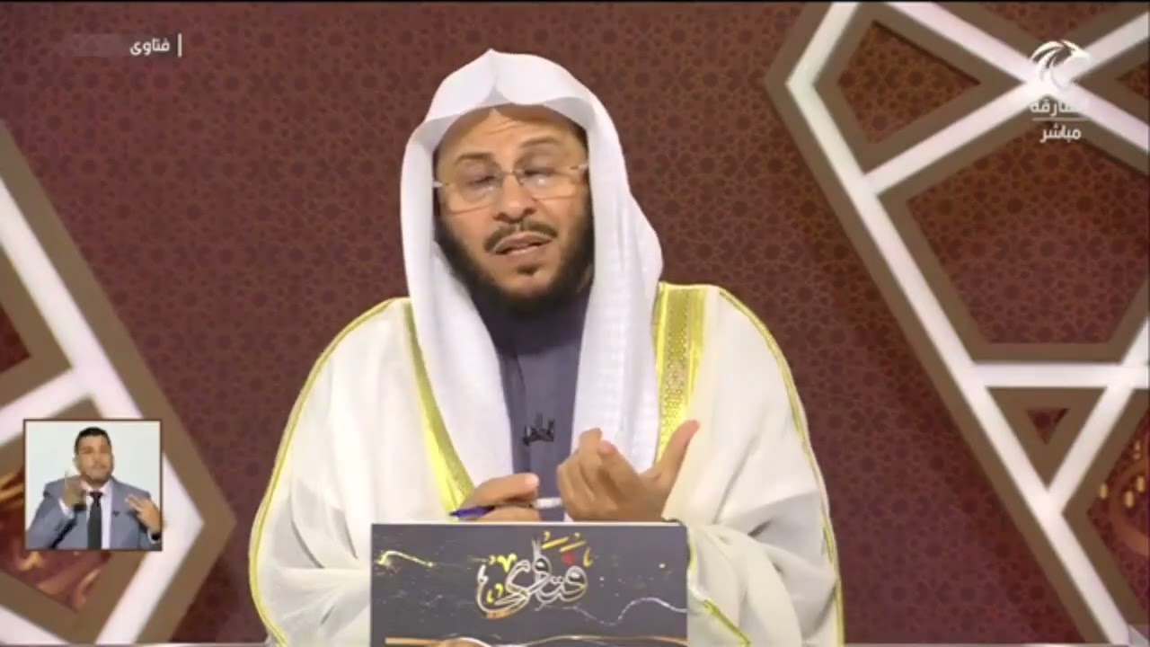 ما حكم من يذكر الله أثناء تصفح الجوال؟ | الشيخ عزيز بن فرحان