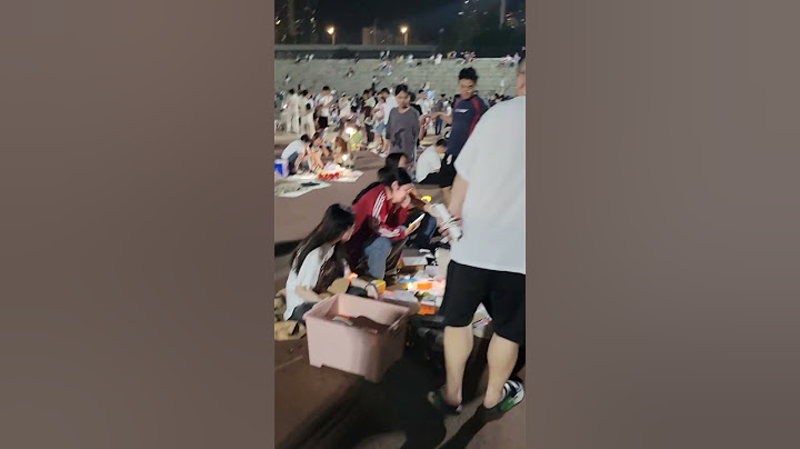 setelah lulus mahasiswa cina menjual barang dagangannya, harganya sangat murah #cina