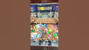 I love the 2p machines! #asmr #arcademachine #vendingmachine #winning #arcadejackpot