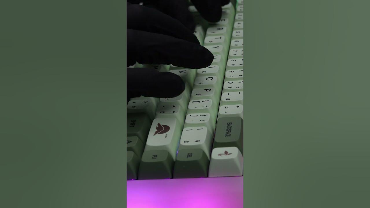 Everglide SK68 Mechanical Keyboard Typing Thocky, Clicky, Satisfying