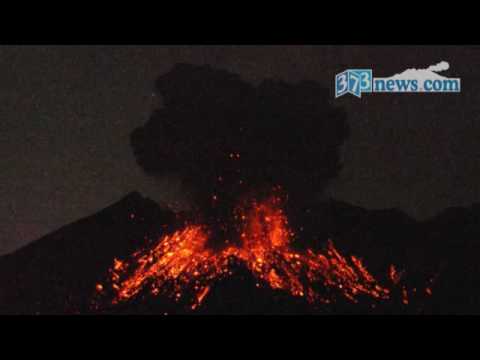 桜島、夜間爆発の瞬間 2010年2月12日